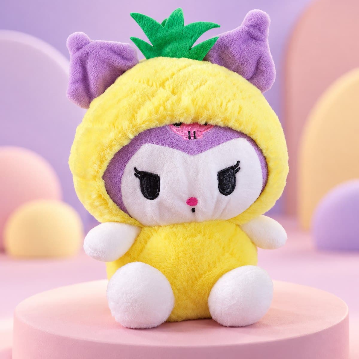 Peluche Kuromi disfrazada de piña - foto 2