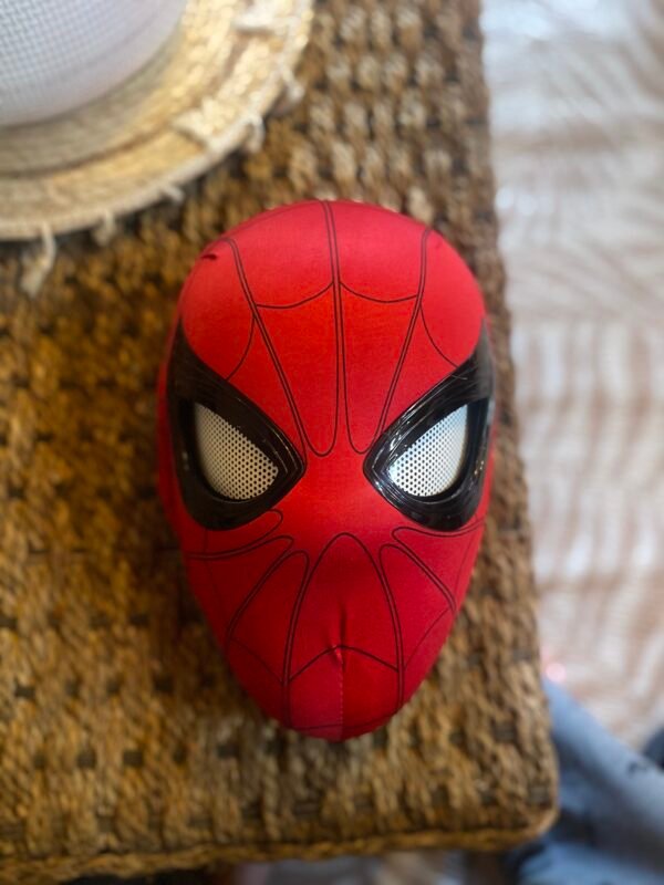 Máscara Spider-Man Roja Electrónica con Ojos Móviles