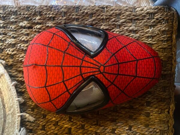 Máscara Spider-Man Premium con Ojos Móviles