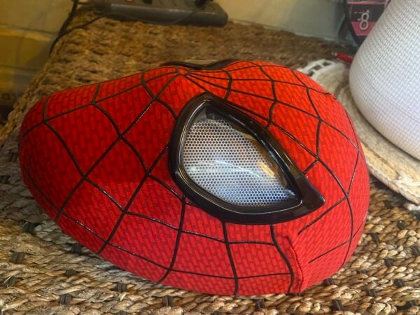 Máscara Spider-Man Premium con Ojos Móviles